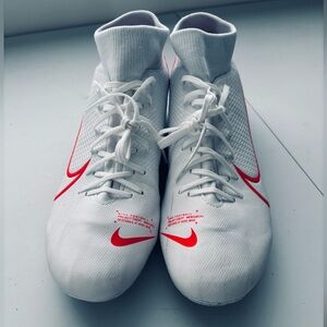 Nike Mercurial Superfly 7
White Laser Men’s size 9 Soccer Cleats